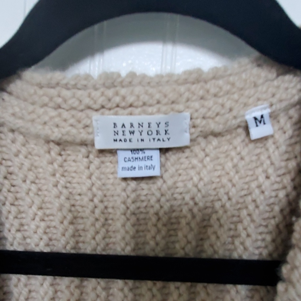 Barneys New York 100% cashmere sz. M